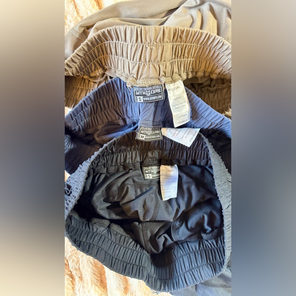 Mountain Ops - Bundle of 3 Joggers and 3 Tank Tops - Picture 4 of 4